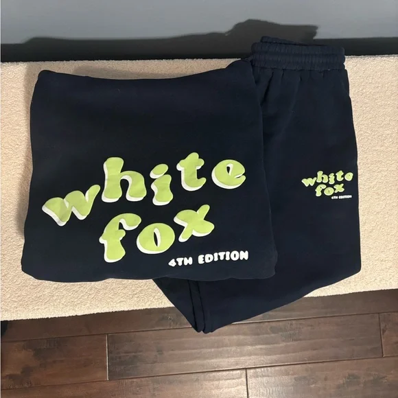 White Fox Boutique Navy Tracksuit Set 4th Edition - Picture 2 of 3